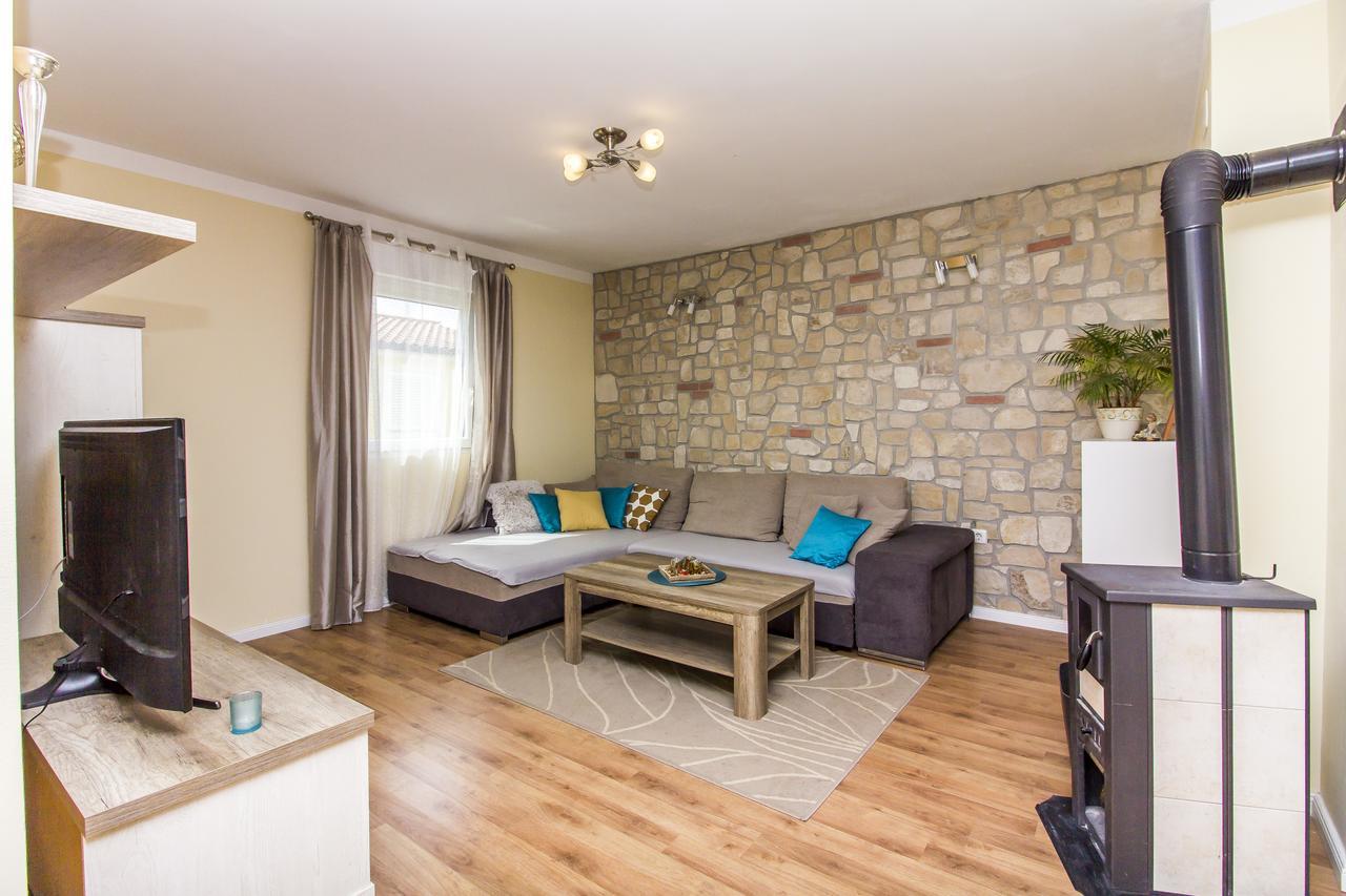 Apartman Maxim Appartement Pula Buitenkant foto