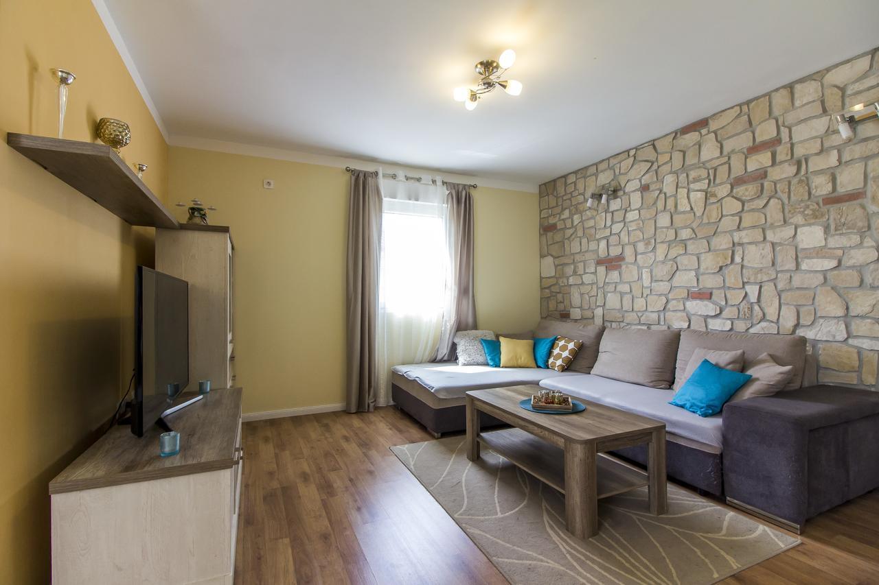 Apartman Maxim Appartement Pula Buitenkant foto