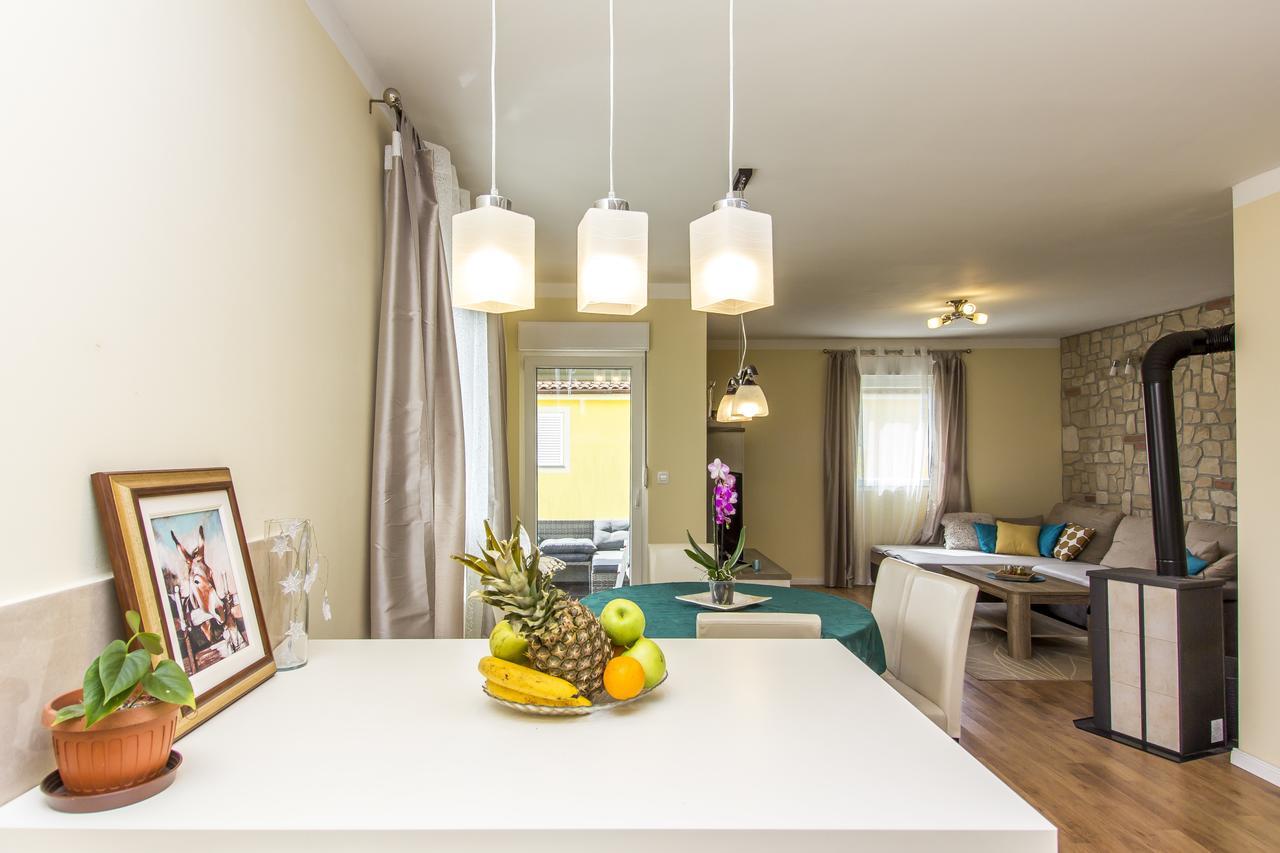 Apartman Maxim Appartement Pula Buitenkant foto
