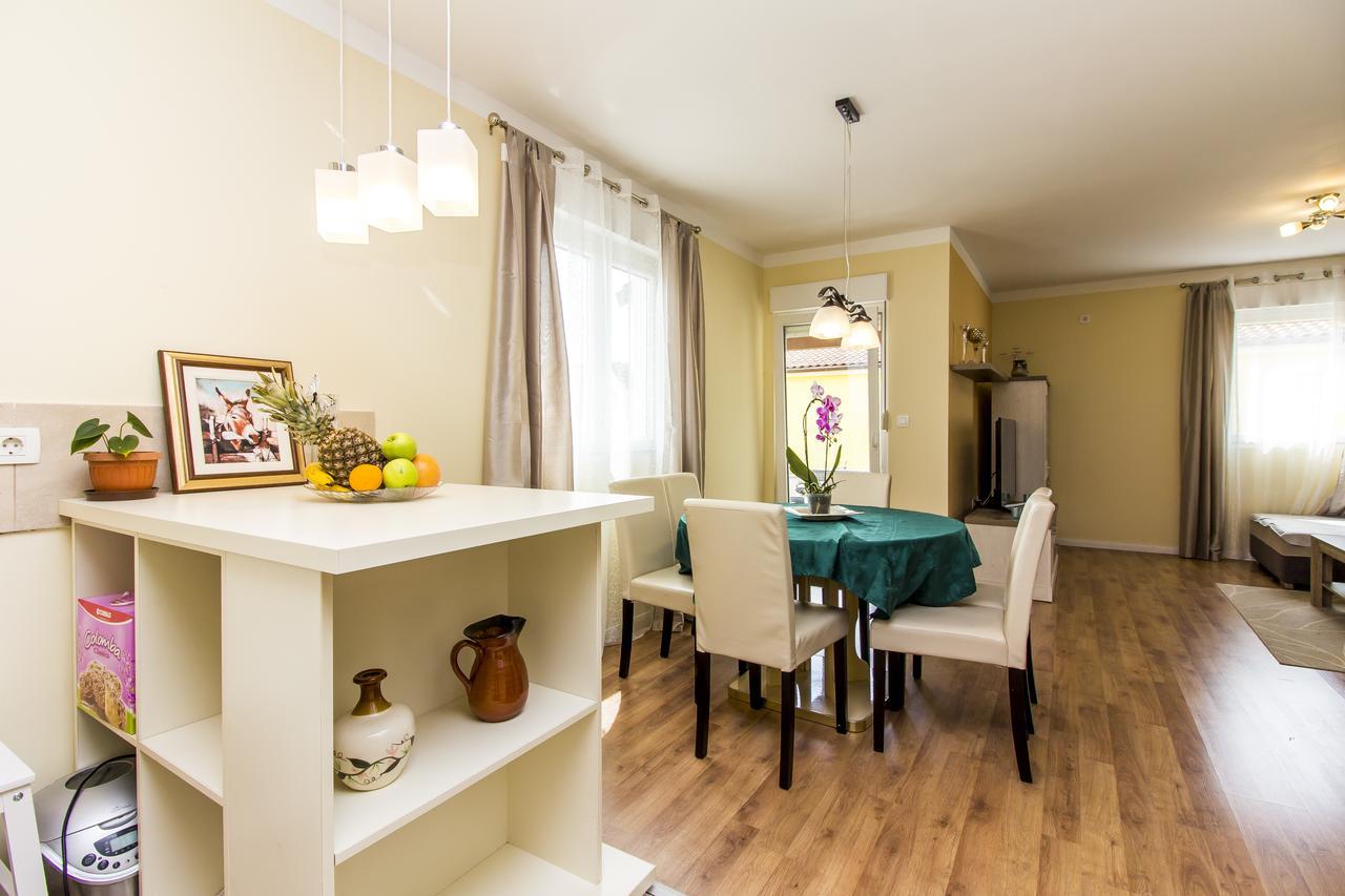 Apartman Maxim Appartement Pula Buitenkant foto